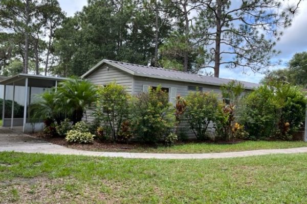6 Country Squire Drive Paisley, FL